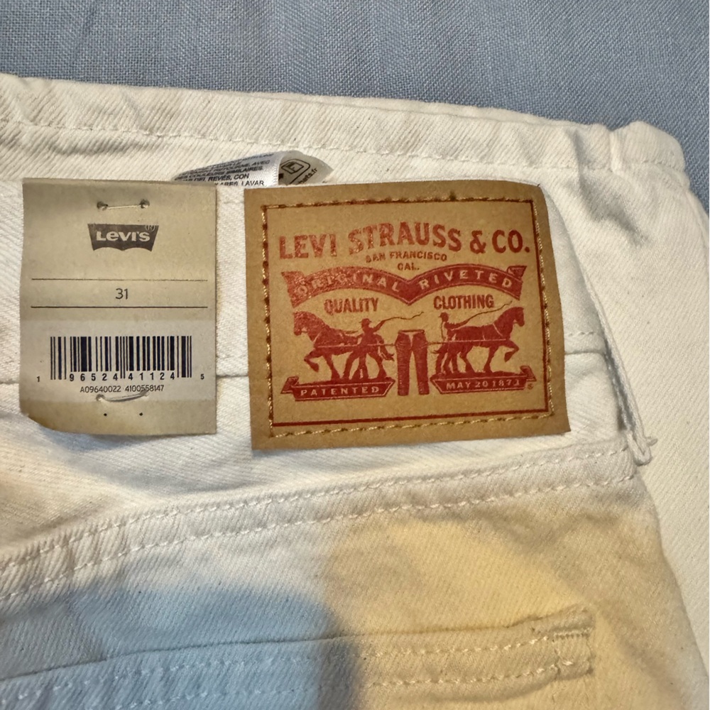 Levi's Women’s Cream Jeans - Picture 4 of 4